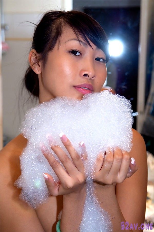 Busty Asian Chick Give Cameraman Blowjob While In The Bath www.GutterUncensored..jpg