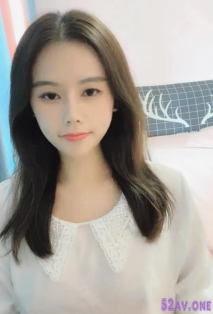 新女神下海【小嘉嘉】，高顏值小家碧玉型美女， 跳蛋自慰爽到噴水，嘩啦啦的一直往外冒，像泉眼一樣，叫床聲動聽！