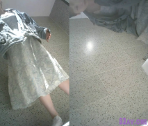 最新全鏡偷窺丸子頭清純小美眉噓噓 年紀不大又是一隻超級美白股粉粉的 甩的真好看