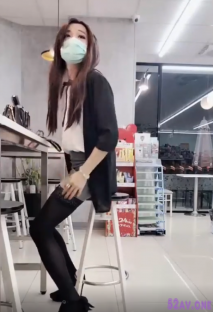 便利商店假屌抽插