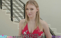 中文字幕版 漂亮妹子含住繼父的大雞巴狐媚挑逗坐在肉棒上起伏碰撞,燥熱呻吟白白嫩嫩肉體操穴有勁啊