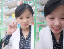 大胸有味兒少婦姐姐，藥房內大秀，大白天就肚子餓，吃自己的奶，揉騷逼求男人操！