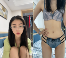 氣質文靜眼鏡妹！近期下海收費秀！苗條身材美腿，脫光光展示，翹起美臀露肥穴，揉搓奶子很是誘惑