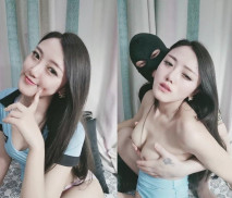 超正的顏值女神，全程露臉制服誘惑眉目含情69口交舔逼，讓大哥揉奶玩逼各種體位爆操抽插，逼逼水好多呻吟可射