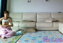 【家庭攝像頭破解】偷窺中年夫妻在客廳女上位啪啪 大姐這只肥屁屁甩起來真是無敵了