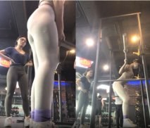 【雲妹妹】，健身房美女眾多，一通擼鐵後，荷爾蒙爆發，更衣室內裸體自慰，好身材露臉誘惑