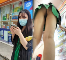 神人街拍超市一路尾隨美女竟發現無內BB毛刮的很乾凈