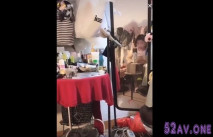 精選美女走光系列-良心主播啊 我沒刷禮物也能看大奶子謝謝你家鏡子