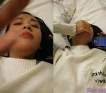 趁她給男朋友打電話，強行進入，騷話強忍捂嘴，‘我現在掛了好不好’！