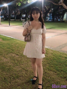 澳大利亞留學生"鄭詩潔"援交視頻，電報群發現的一個妹子，顏值還不錯 長得很卡哇伊，被老黑和白人各種爆插內射！