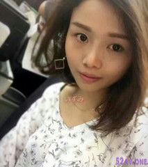 身材嬌小的美少婦KTV被下藥 迷迷糊糊的被人帶到酒店 幾個猥瑣男輪流幹