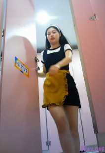 最新流出2021精品廁拍《前後全景》-超靚小美女連續拍到兩次,第一次來盯著攝像頭有點懷疑,第二次又來