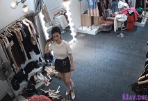 【2021監控攝像頭】最美最性感服裝店老闆娘，真他媽太美太性感了，滿滿的少婦氣息，誘人的酮體，都忍不住要擼一發 第三部！