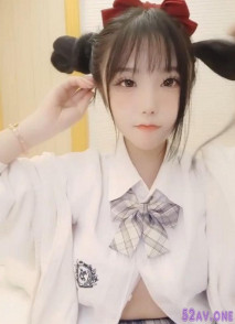 【小羊羊】超萌爆乳美女，大馬尾網襪全裸自慰，反差震撼，操逼咩咩叫春，小小的逼口被狠操！