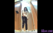 最新精選全鏡偷窺長髮美眉噓噓 體育生的屁屁就是漂亮 臀大肌發達