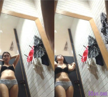 內衣店的猥瑣老闆偷拍漂亮的美女換罩罩