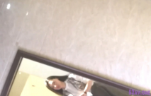 牛逼大神買通酒店前台 直接進入女廁偷拍美女的小嫩B 然後出來假裝打電話拍臉