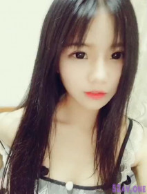 18歲小玉女【童童】火箭福利，掰逼，揉奶捏乳頭，洗澡露出！