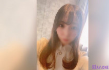 第一次拍攝 145/42的蘿莉身體，E cup的乳輪色情可愛的天然蘿莉童顏JD18歲，最後人生第一次中出