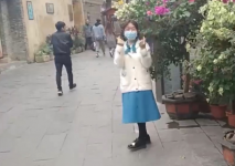 淫奴母狗-超頂推特調教母狗大神▌我不是AV男優▌古城露出江景房激戰 菊穴雙插雙目失神 內射後庭精彩對話