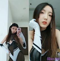 這麼極品的身材，看一眼就能吐一口老血，宇宙無敵超級美腿網紅 clear各種Cosplay，九頭身大長腿，妖艷又完美的臉蛋兒