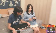 [華語AV] 奇葩妹妹戀兄情節 推倒哥哥的亂倫小遊戲