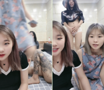 一堆00後少男少女淫亂，童顏大奶嫩妹蘿莉，輪換挨個操，雙腿肩上扛，激情深插爽翻天