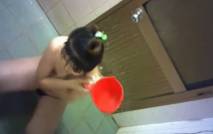 房東浴室偷裝攝像頭偷拍女租客洗澡