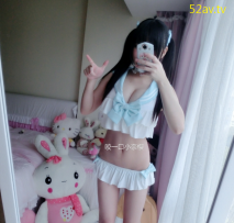 宅男福利網路紅人咬一口小奈櫻會員群尊享JK制服多媒體教室玩露出黃瓜自慰搞的嫩穴水汪汪