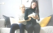 光頭哥2800約炮大長腿少婦 近距離M腿開腳仔細研究她的鮑魚