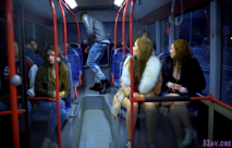 中文字幕 這兩個大長腿美女真是騷貨啊 在大巴上遇到一個心動的猛男主動搭訕直接掏出雞巴舔吸最後賓館雙飛