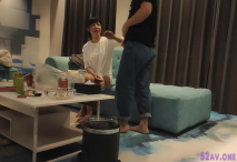 加錢哥約戰淫蕩小騷貨，裡面穿著比基尼，趴在健身球上揉穴，呼吸急促一直浪叫，跪著後入性感美臀，大屁股騎坐啪啪聲