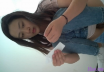 魔手外購精品廁拍【前後景】（小靚妹自摸）電子廠未流出正面全景系列-多個妹子茂盛大森林