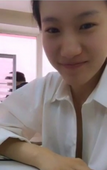 女友上班時間和我玩視訊