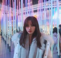 和女友在倉庫偷偷幹