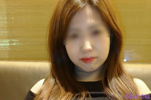 在附近的大賣場被打收銀機的四十多歲的巨乳人妻邀請，婚外情中出【素人拍攝】