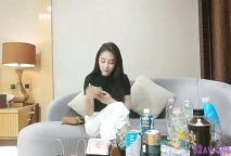 沈先森深夜黑衣甜美外圍妹，翹起屁股口交摸逼，扶著大屁股後入一下下撞擊，妹子受不了呻吟嬌喘
