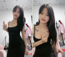 滿背紋身吊帶長裙！性感少女激情自慰！無毛極品肥穴，地上假屌騎坐，蜜桃美臀套弄，搞得多是水