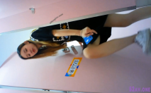 魔手外購2021十月精品廁拍《前後全景》（靚妹嫩BB) -珠光寶氣的藍色連衣裙美女