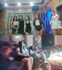 KTV包廂裡淫亂4P大戰，唱唱歌摸摸奶子一人一個開操，鏡頭前蹲著深喉口交，翹起屁股後入猛操