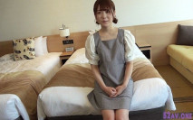 當地內定的18歲原地下偶像。再次享受太過美麗的皮膚白皙和成熟的美乳。一邊眺望都市的景色一邊潮吹啪啪中出。