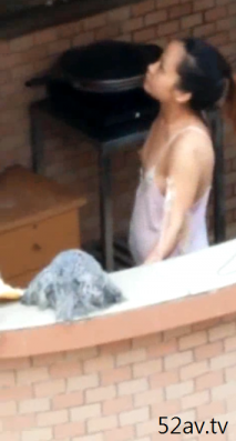 住在對面的婦人