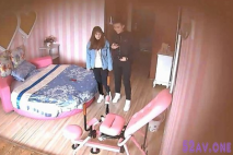 在炮房和氣質文雅的漂亮妹子來一場大汗淋漓的性愛，大長腿好身材在情趣炮椅上啪啪抽插晃蕩呻吟給力爽啊