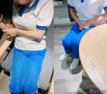 1800RMB拿下極品學生妹，豐滿陰戶流水潺潺充滿粘液的拉絲 抽插潮吹體質高潮子宮不斷的痙攣