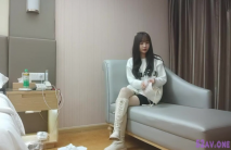 高品質探花 ，深夜約啪極品萌妹 ，扒掉衣服大奶子 ，騎乘爆插多毛騷穴 ，爽的受不了浪叫