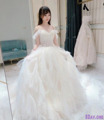 【網曝門事件】漂亮的蘿莉新娘結婚前夜被老同學性愛私拍流出 蒙眼後入內射 高清版