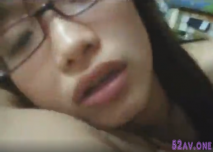 大學情侶在家做愛内射