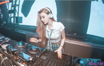 【火爆熱門事件-性愛流出】極品高顏值成都DJ女神艾米與炮友做愛視頻流出 細腰美乳後入抽插 完美露臉