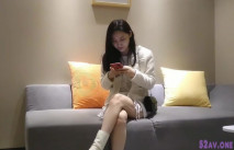 2300元網約文靜美腿漂亮小姐姐，胸有點平拔下內褲揉穴，超近特寫深喉，腰細美臀騎乘插入，後入啪啪使勁猛操