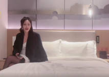 上海出差酒店約外圍極品心機婊，不想聞煙味居然和安全扯上了關系，穿著吊帶絲襪完美解鎖